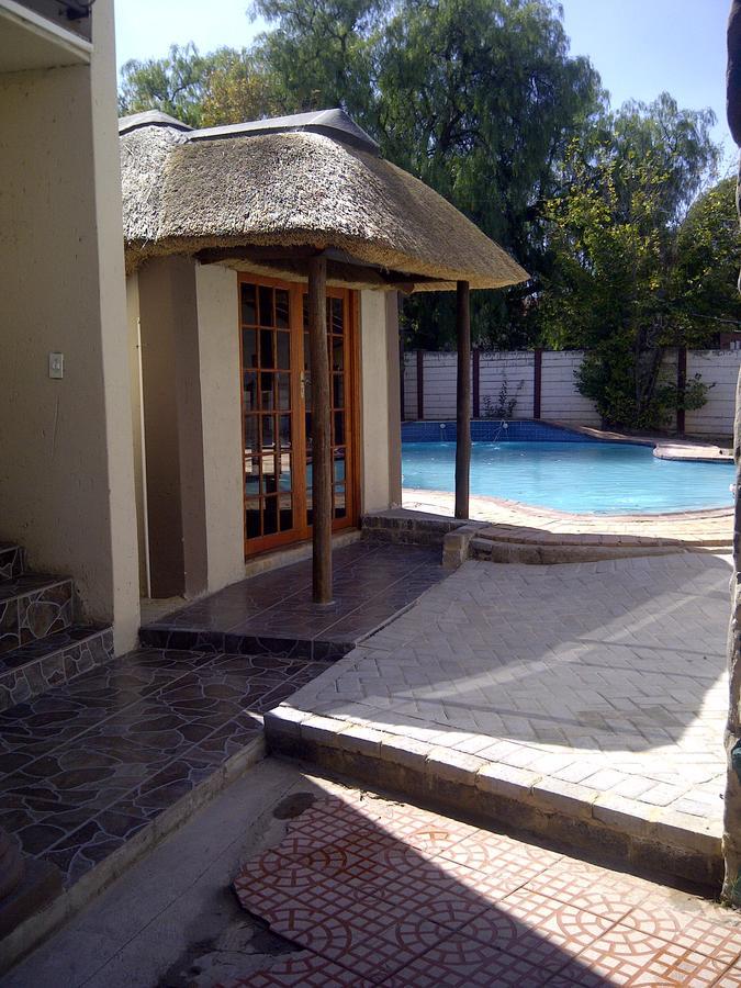 Lekoa Bed And Breakfast And Trading Vanderbijlpark Exterior foto